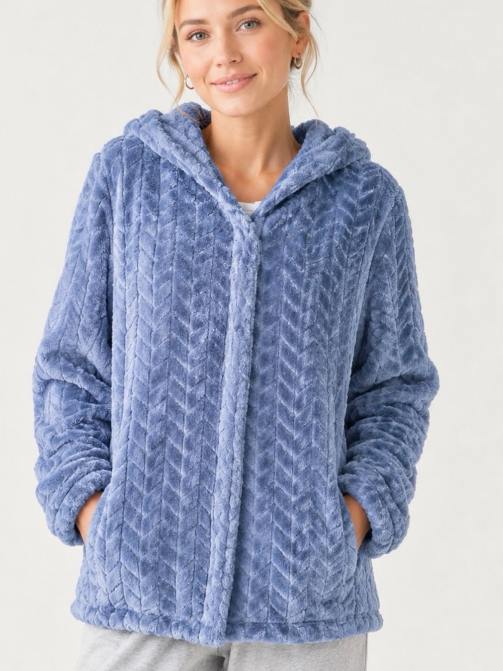 HUE Soft Sherpa Zip Jacket Medium Chambray NWT Hooded Plush Cozy Lounge Jacket